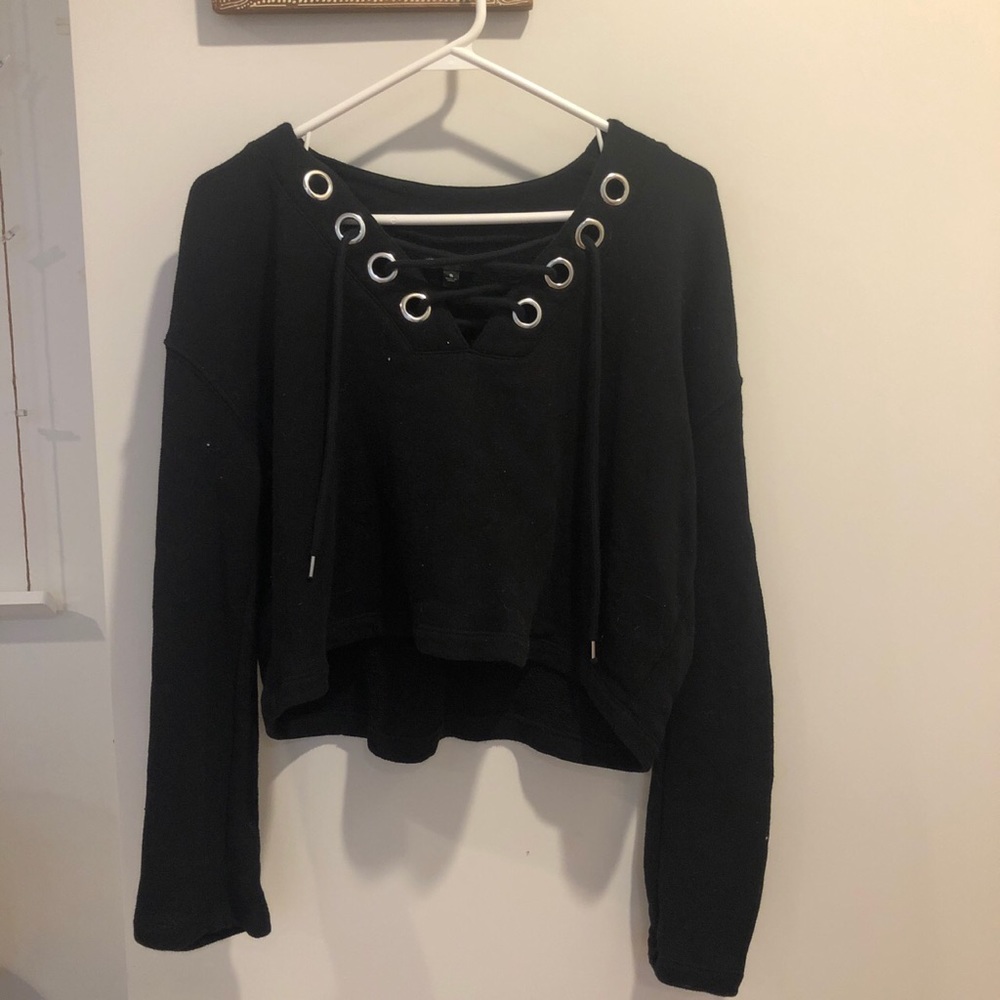 Lace up crop sweatshirt
